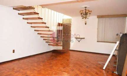 Casa comercial/residencial (uso misto) para LOCAÇÃO em Jundiaí SP Centro Av Dr Cavalvanti 2 dorms 3 Salas. 3 banheiros. Quintal. Churrasqueira. 1 vaga!
