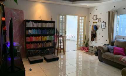 CASA SOBRADO À VENDA NO BAIRRO TULIPAS EM JUNDIAÍ/SP