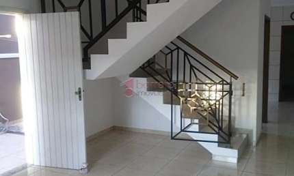 Casa com 3 quartos para alugar na Rua Alberto Santos Dumont, --, Vila Santa Terezinha, Várzea Paulista