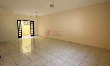 Casa com 3 quartos para alugar na Avenida Giustiniano Borin, --, Caxambu, Jundiaí