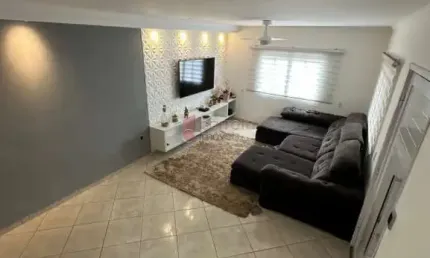 CASA COM ÁREA GOURMET À VENDA NO CAXAMBU - JUNDIAÍ/SP