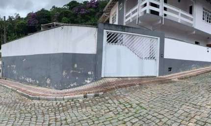 CASA DE ALVENARIA DE 240m² COM SEIS DORMITÓRIOS SENDO UMA SUÍTE