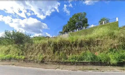 TERRENO DE 1100M² COM ÓTIMA LOCALIZAÇÃO E INFRAESTRUTURA
