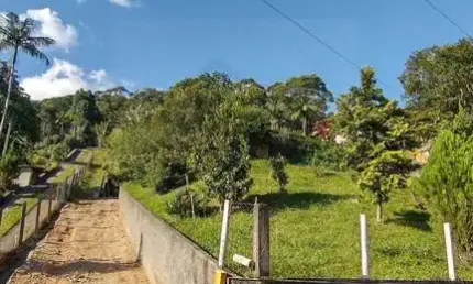CASA COM 3 DORMITÓRIOS, TERRENO DE 2.160M² OPORTUNIDADE DE INVESTIMENTO