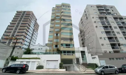 Apartamento de alto padrão de 175m² com três suítes