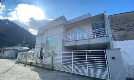 INCRÍVEL CASA COM 3 DORMITÓRIOS SENDO 1 SUÍTE MASTER
