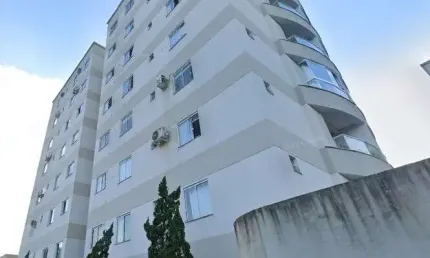 ACONCHEGANTE APARTAMENTO DE 2 DORMITÓRIOS SENDO 1 SUÍTE