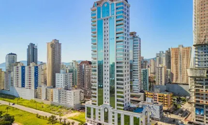 Apartamento à venda no bairro Meia Praia - Itapema/SC