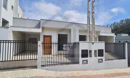 Casa com 3 quartos para alugar no Limeira Baixa, Brusque 