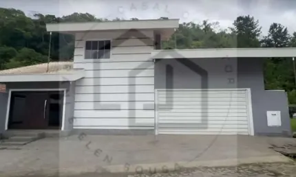 Casa alto padrão com piscina - 4 dormitórios sendo 2 suítes