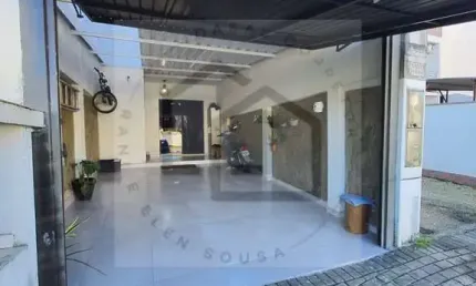 Dois quartos, piscina e espaço gourmet em um lindo sobrado