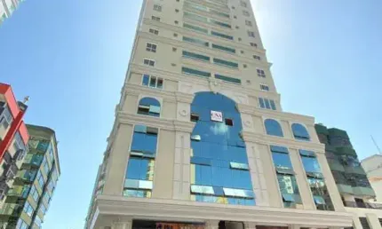 Apartamento à venda no bairro meia praia - itapema/sc