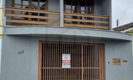 CASA NA SANTA TEREZINHA COM 4 DORMITÓRIOS E 2 VAGAS DE GARAGEM