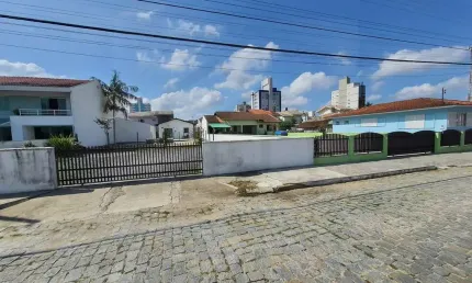Terreno com 624m² de área total no bairro santa rita
