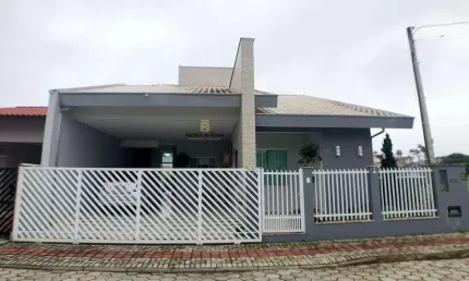 CASA DE ALTO PADRÃO DE 216m² COM 3 DORMTÓRIOS SENDO 1 SUÍTE