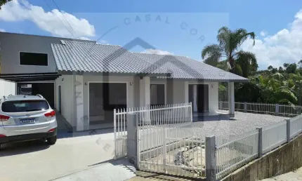 Casa alto padrão de 250m² com 5 dormitórios sendo 1 suíte master