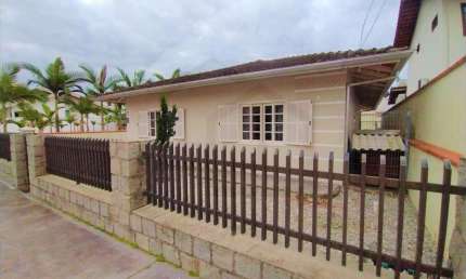 CASA DE ALVENARIA DE 175m² COM 3 DORMITÓRIO SENDO 1 SUÍTE