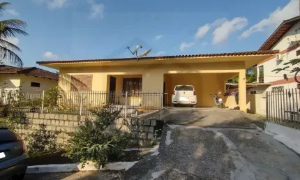 CASA DE ALVENARIA DE 143m² COM TRÊS DORMITÓRIOS SENDO UMA SUÍTE