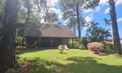 Imóvel para aluguel possui 300 metros quadrados com 5 quartos em Pinheiral I - Atibaia - SP
