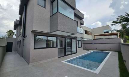 Linda Casa à Venda no Gênesis 1 - 478,85 m² de Terreno | 452 m² de Área Construída com Piscina
