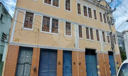 Galpão à venda ou para locação em São Cristóvão - RJ
