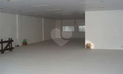 Prédio inteiro à venda ou para locação em saúde - rj
