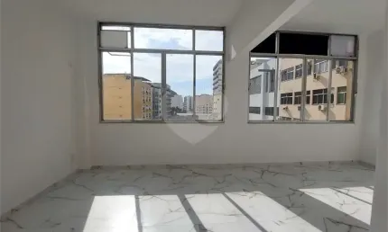 Apartamento com 3 quartos para locação em Tijuca - RJ