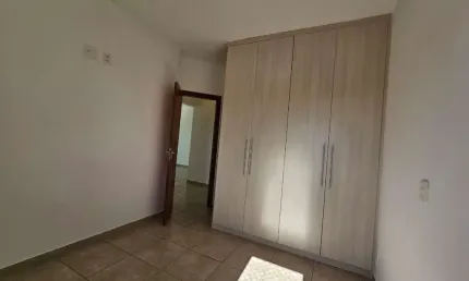 Apartamento com 2 quartos para alugar na Primo José Mattioni, 526, Vila Brizzola, Indaiatuba por R$ 2.350