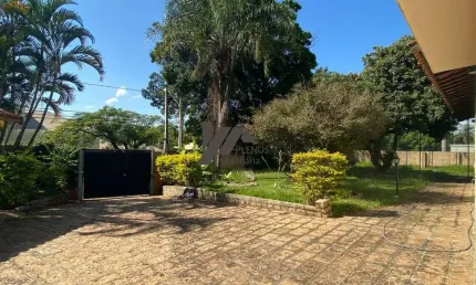 Chácara / sítio com 4 quartos à venda na das Perobas, 342, Colinas do Mosteiro de Itaici, Indaiatuba por R$ 2.500.000