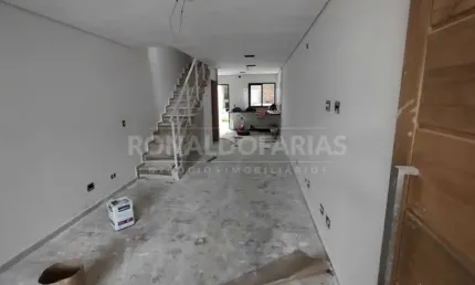 Sobrado a venda com 03 dormitórios e 110 m² na região do Campo Grande