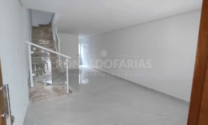 Sobrado a venda com 03 dormitórios sendo 01 suíte na região do campo grande