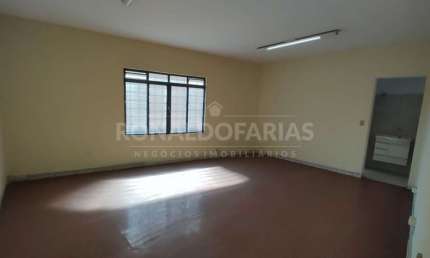 Sala comercial para locação  com 26m² na região de Interlagos.