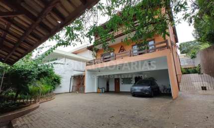 Casa Sobrado  á venda 04 dormitórios no bolsão de Interlagos
