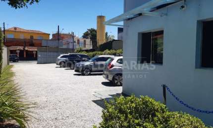 Terreno à venda com 1.800m² na região de Interlagos.