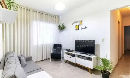 Casa a Venda em Interlagos com 4 Dormitórios 1 Suíte e 2 Vagas de Garagem