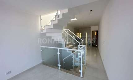 Venda - Sobrado novo - 3 dormitórios 1 suite - 110 m² - Campo Grande!