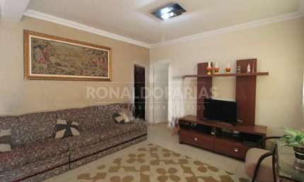 Casa a Venda no Bairro de Veleiros com 3 Dormitórios 1 Suíte e 3 Vagas de Garagem