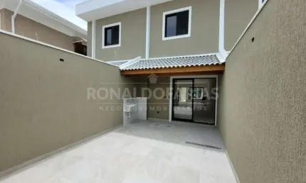 Sobrado a venda com 120 m², 03 dormitórios sendo 01 suíte na região do Campo Grande