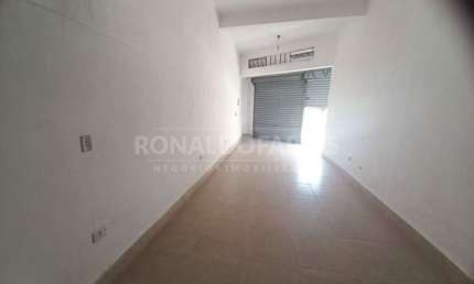 Salão comercial para locação com 200m² na região de Parelheiros.