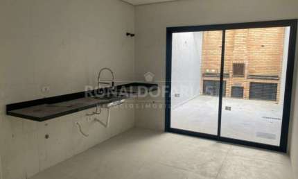 Sobrado a venda com  120 M²,03 suítes na região de santo Amaro
