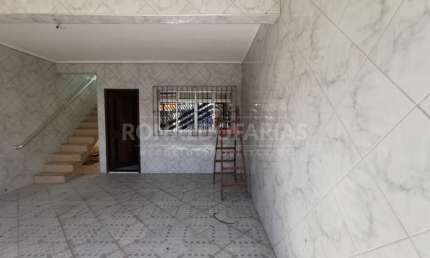 Vende-se 2 casas para Renda, no mesmo terreno 2 quartos 1 vaga de carro para cada casa