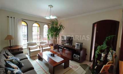 Vende-se Casa Térrea 03 dormitórios e 1 suite em Interlagos