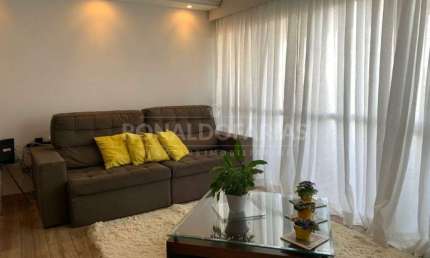 Apartamento à venda com 3 dormitórios e 1 suíte na região de Santo Amaro.