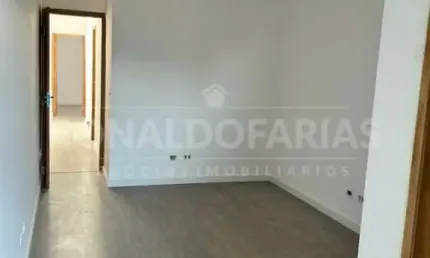 Sobrado a venda com 03 dormitórios sendo 01 suíte no Jardim Consorcio