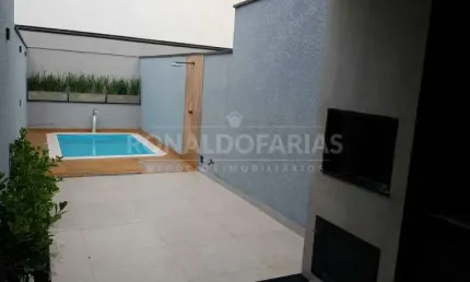 Sobrado a venda com 03 dormitórios sendo 01 suíte na região da Cidade Ademar