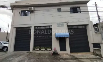 Prédio comercial à venda com 3 salas e 3 salões na região de interlagos.