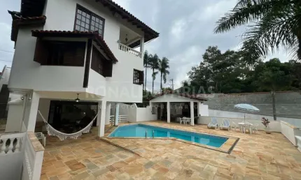 Sobrado à venda na região do Jardim dos Lagos com 550m²