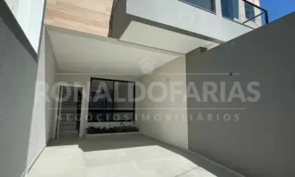 Sobrado a venda com 113.83 , 03 dormitórios sendo 01 suíte na região da cupece