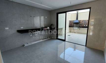 Sobrado a venda com 149 m² ,03 suítes na região do Campo Grande