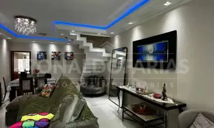 Casa a Venda em Jardim Santo Antoninho com 4 Dormitórios e 2 Vagas de Garagem